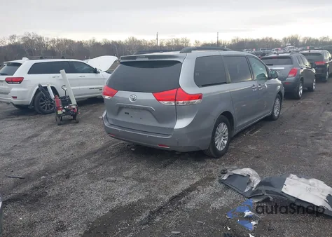 2013 Toyota Sienna Xle V6 8 Passenger из США, поврежденный, VIN 5TDYK3DC1DS379693